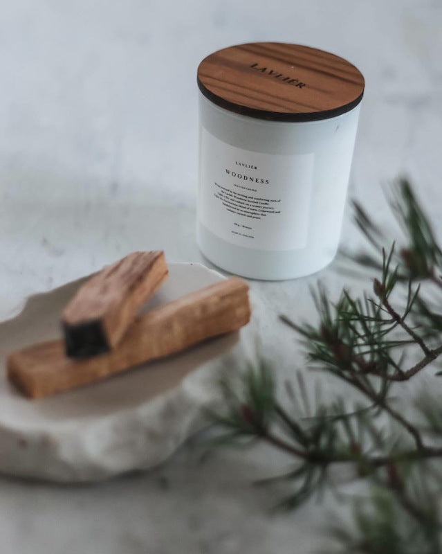 Lavliér - Woodness Tuoksukynttilä 150 g