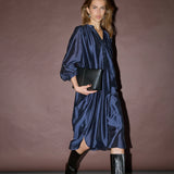 Melin mekko pitsisomistein, Navy