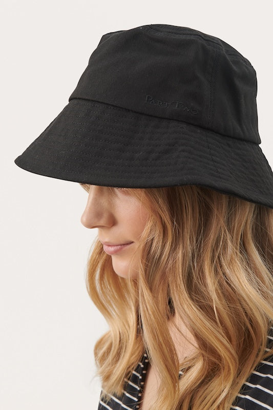 Part Two - Groa hattu, black