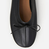 Blaise ballerinat, Black