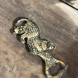 Leopardi pullonavaaja