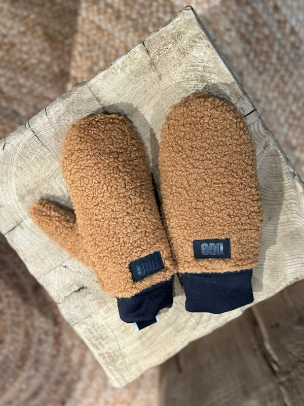 UGG Fluff käsineet, chestnut